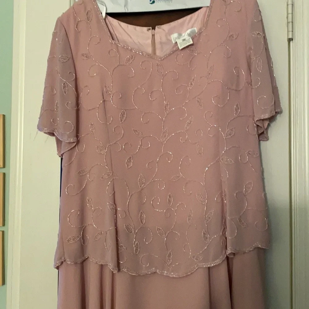 Evening Gown - Picture 2 of 7